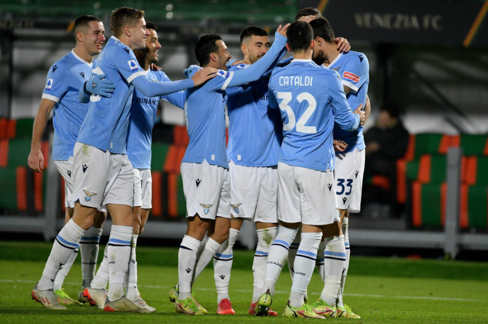 拉齐奥发布备战花絮，今晚官宣签约，社区盾任务艰巨，赛程密集仍需轮换的简单介绍