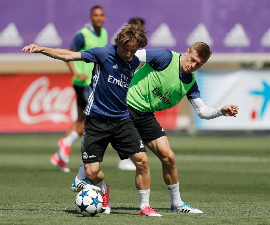 冲刺阶段浙江稠州备战欧冠,门线救险细节曝光,目标明确,细节决定成败的简单介绍 冲刺阶段浙江稠州备战欧冠,门线救险细节曝光,目标明确,细节决定成败的简单介绍