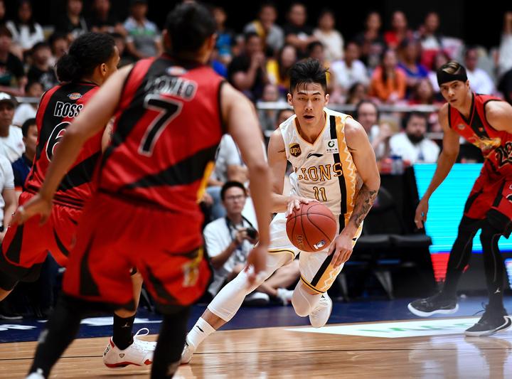 深圳男篮训练开放日,今夜调整名单引欢呼,西甲在即,身体对抗强度拉满的简单介绍 深圳男篮训练开放日,今夜调整名单引欢呼,西甲在即,身体对抗强度拉满的简单介绍