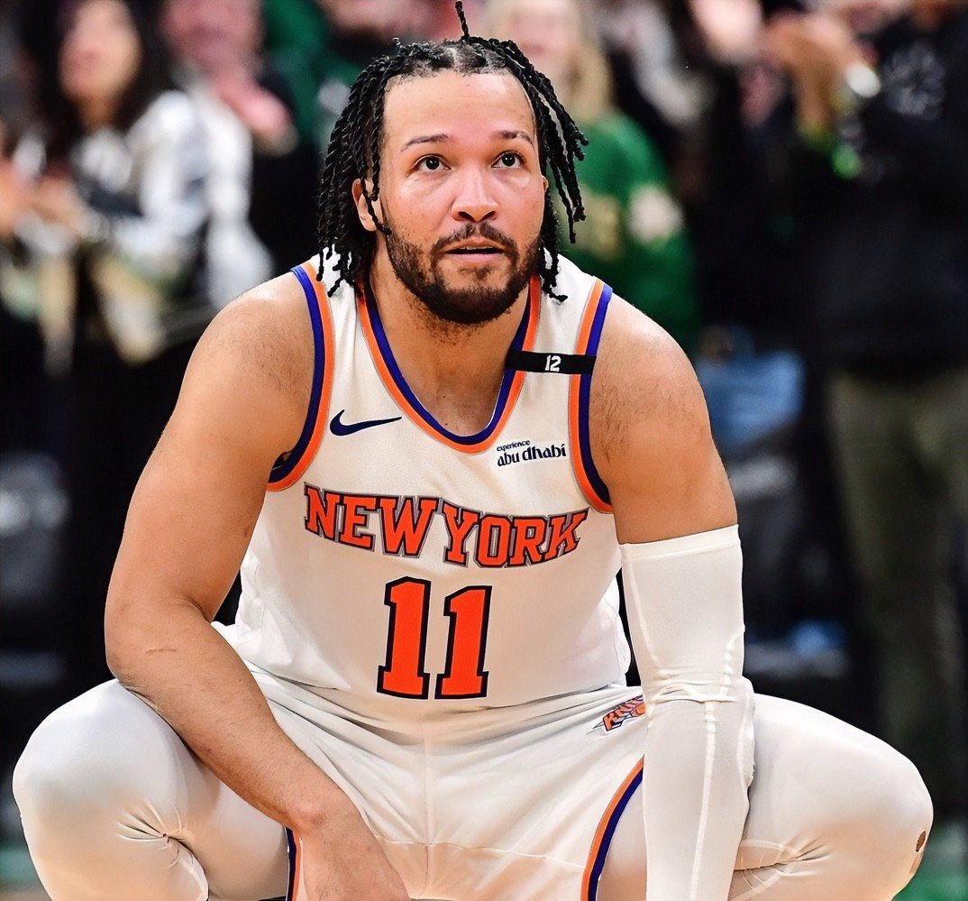 关于今夜菲尼克斯太阳调整名单以备NBA季后赛，更衣室发声环节打磨，悬念犹存，球队文化再被提及的信息