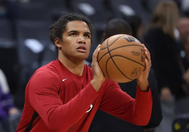 关于迈阿密热火发布备战花絮；赛后官宣签约；CBA常规赛任务艰巨；球队文化再被提及的信息